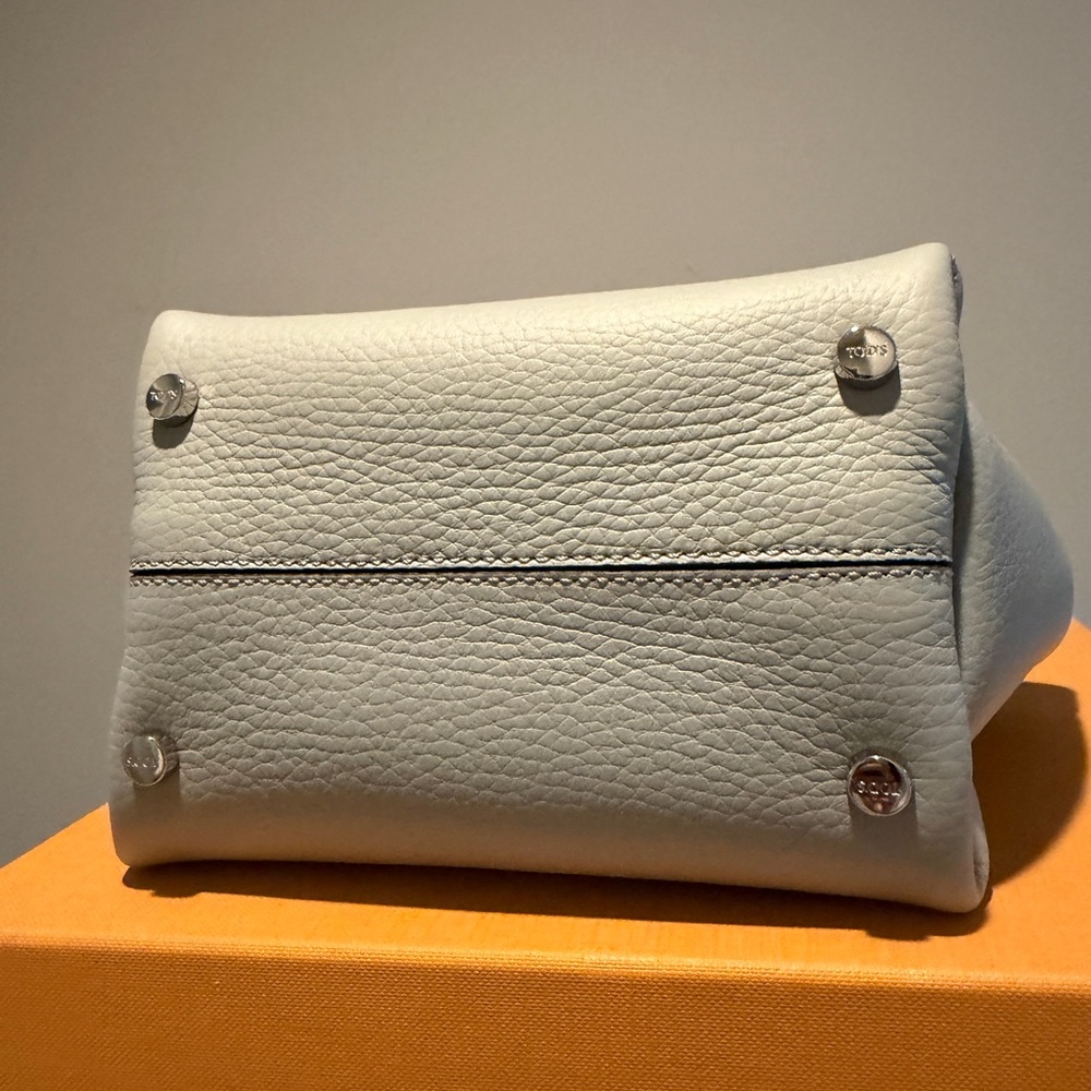 Tod’s micro crossbody bag with pebbled leather - Picture 4 of 5
